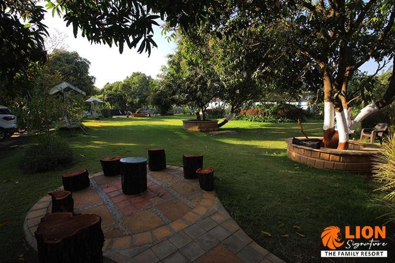 Lion Signature Family Resort Sasan Gir Bagian luar foto