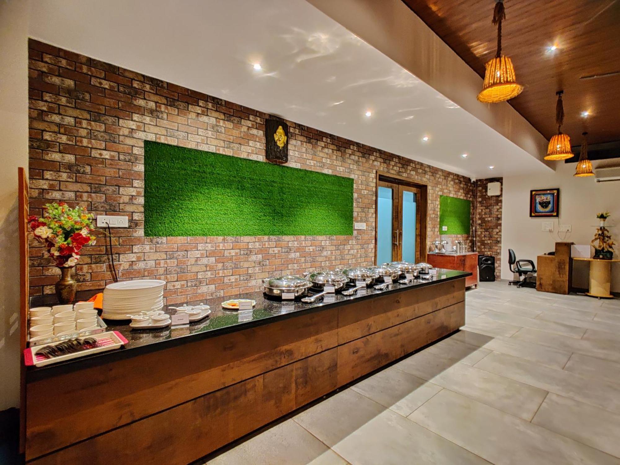 Lion Signature Family Resort Sasan Gir Bagian luar foto